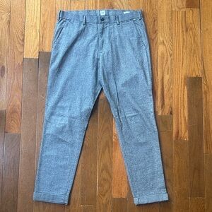 GAP Men's Heather Gray Chinos